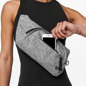 Lululemon on the beat belt bag